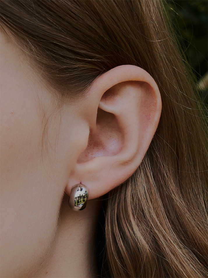 Hug Earrings
