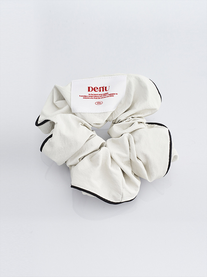 Metal Big Label Scrunch [White]
