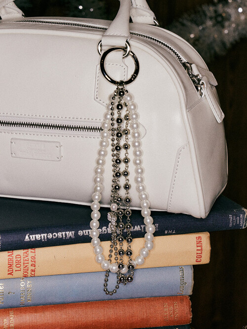 Pearl Out Strap Keyring