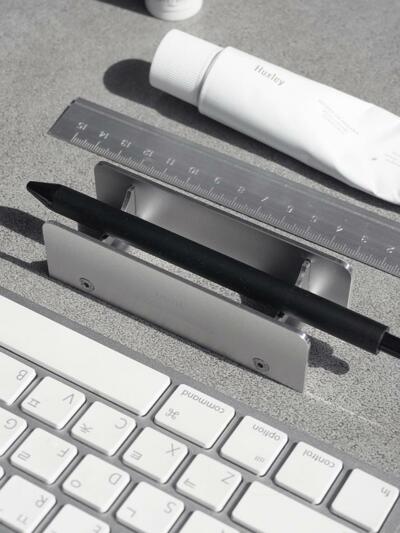 Prime Base Pen holder 1