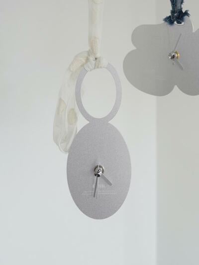 Dangling Clock_Oval