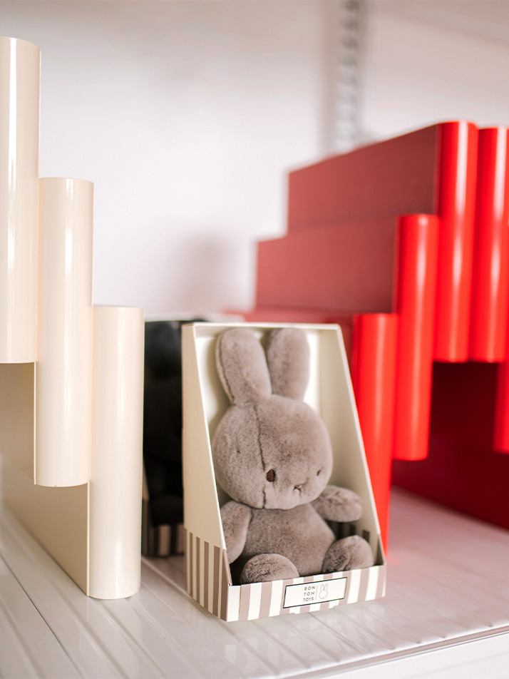 Cozy Miffy Sitting Taupe in giftbox - 23cm