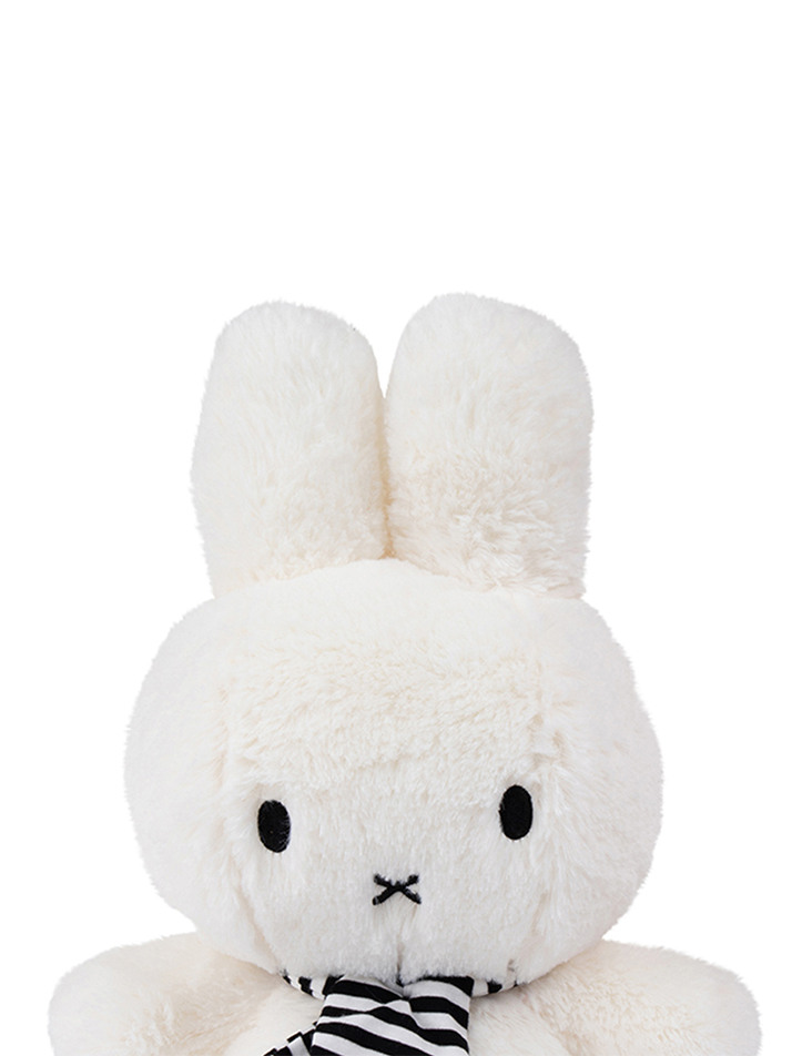 Miffy Winter Sitting - 33cm