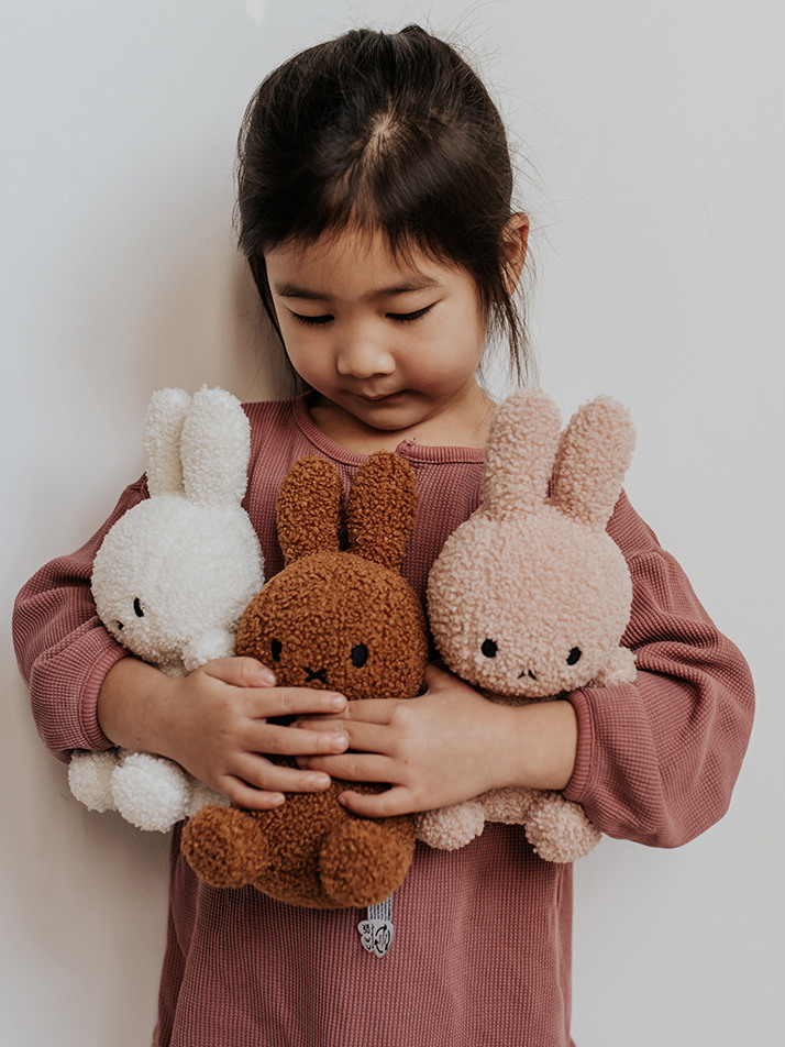 Miffy Sitting Tiny Teddy Cinnamon - 23cm