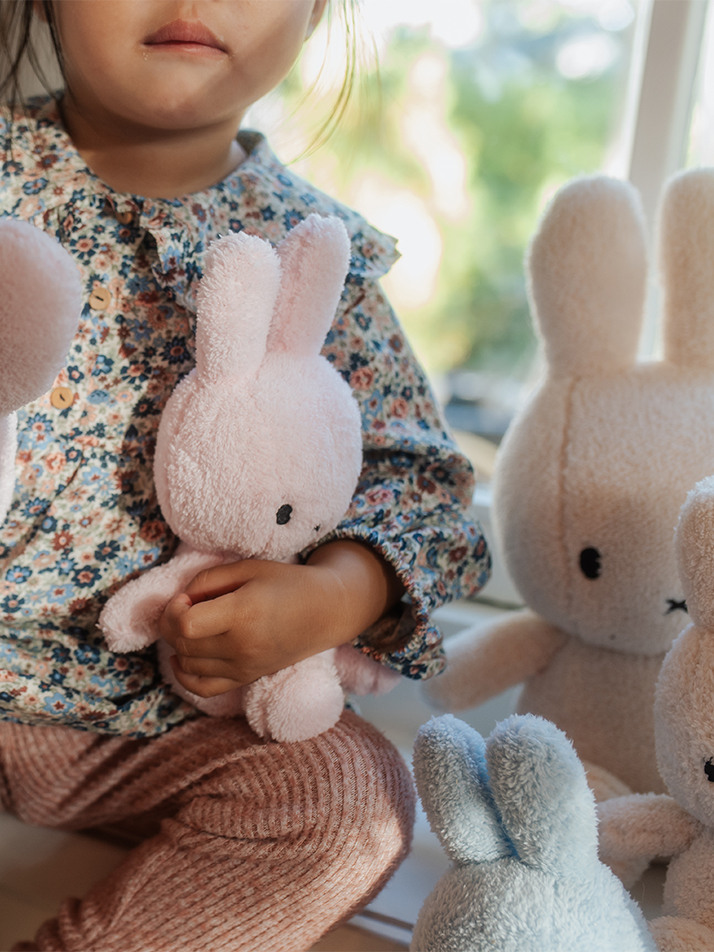 Miffy Sitting Terry Light Pink - 23cm