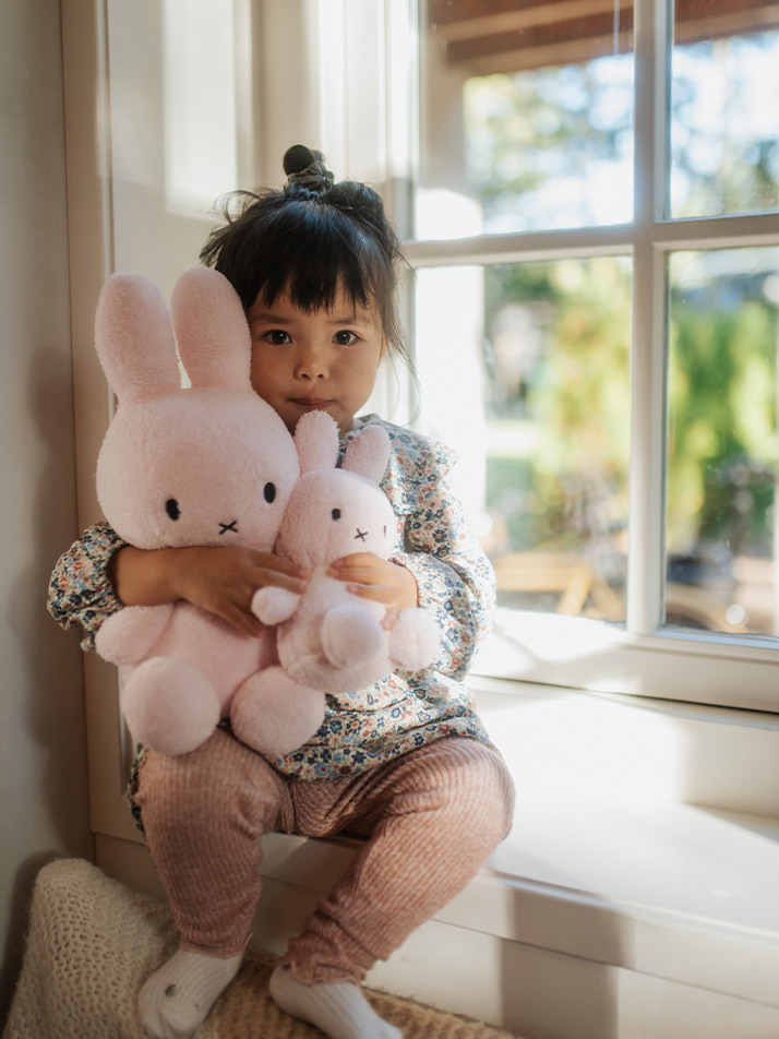 Miffy Sitting Terry Light Pink - 33cm