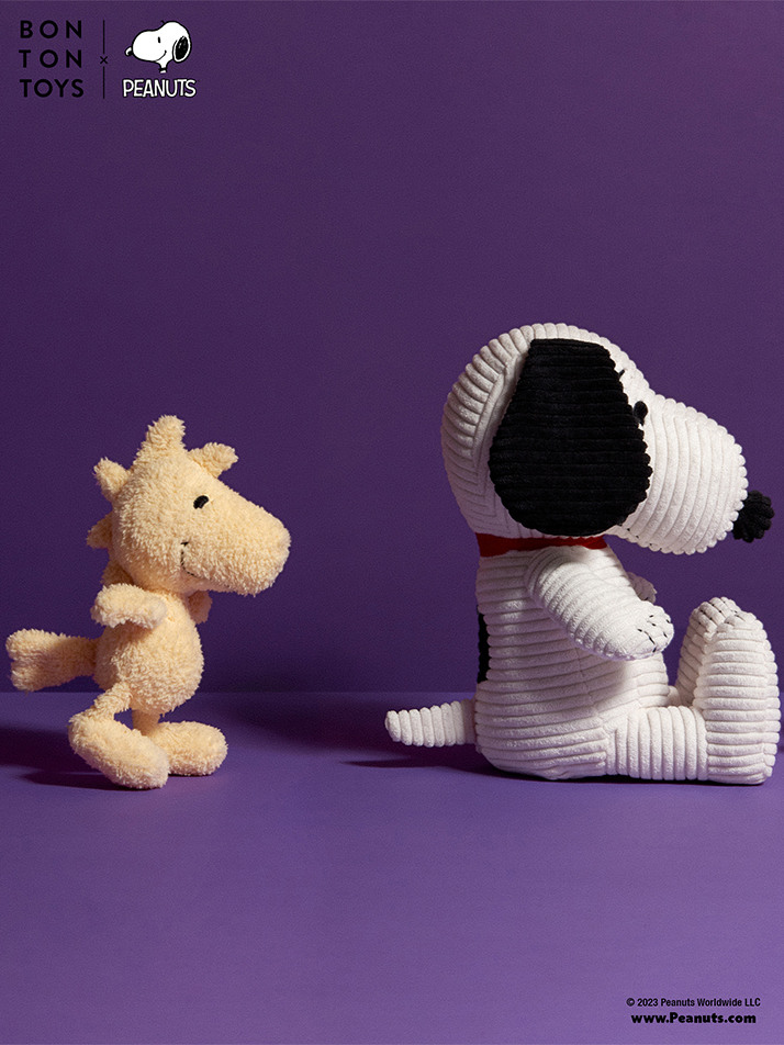 [PEANUTS] Snoopy Sitting With Scarf - 17cm