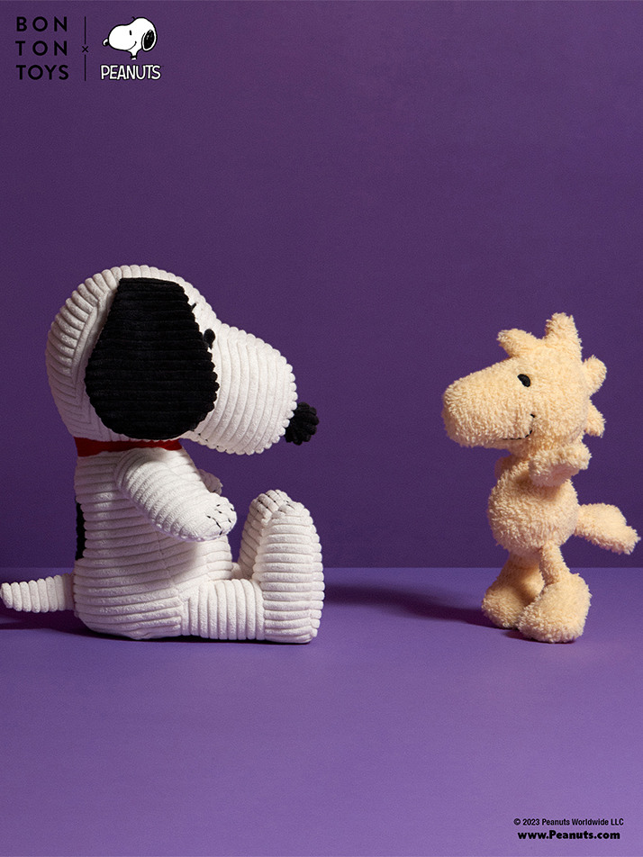 [PEANUTS] Snoopy Sitting With Scarf - 17cm