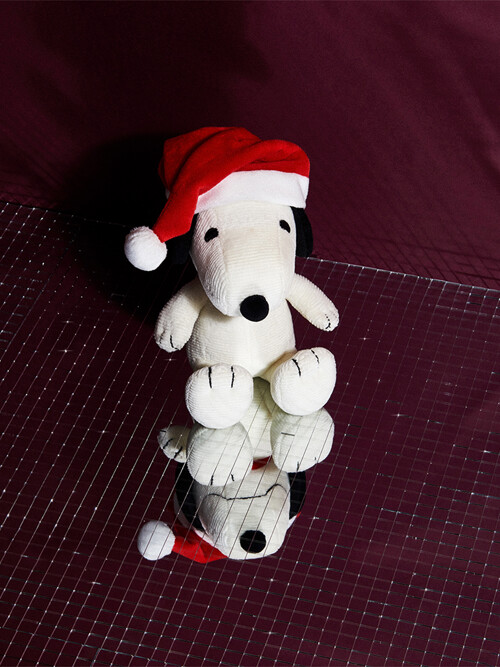 [PEANUTS] Snoopy Sitting with Christmas Hat - 17cm
