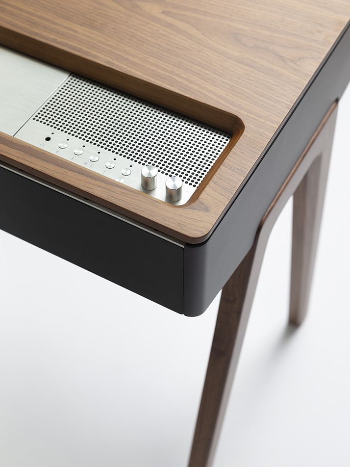 La Boite. LX Turntable