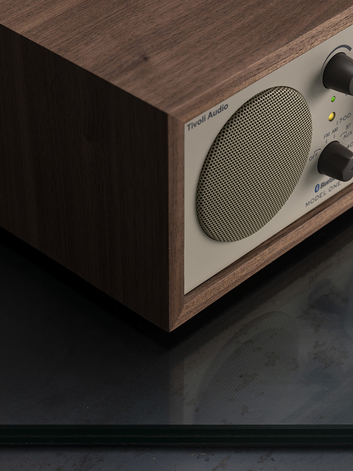TIVOLI. Model One BT