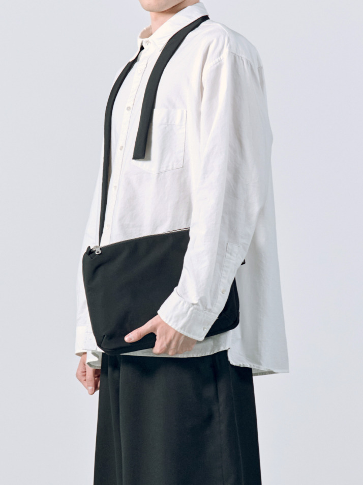 데데킨트 P011 태블릿 파우치 블랙
