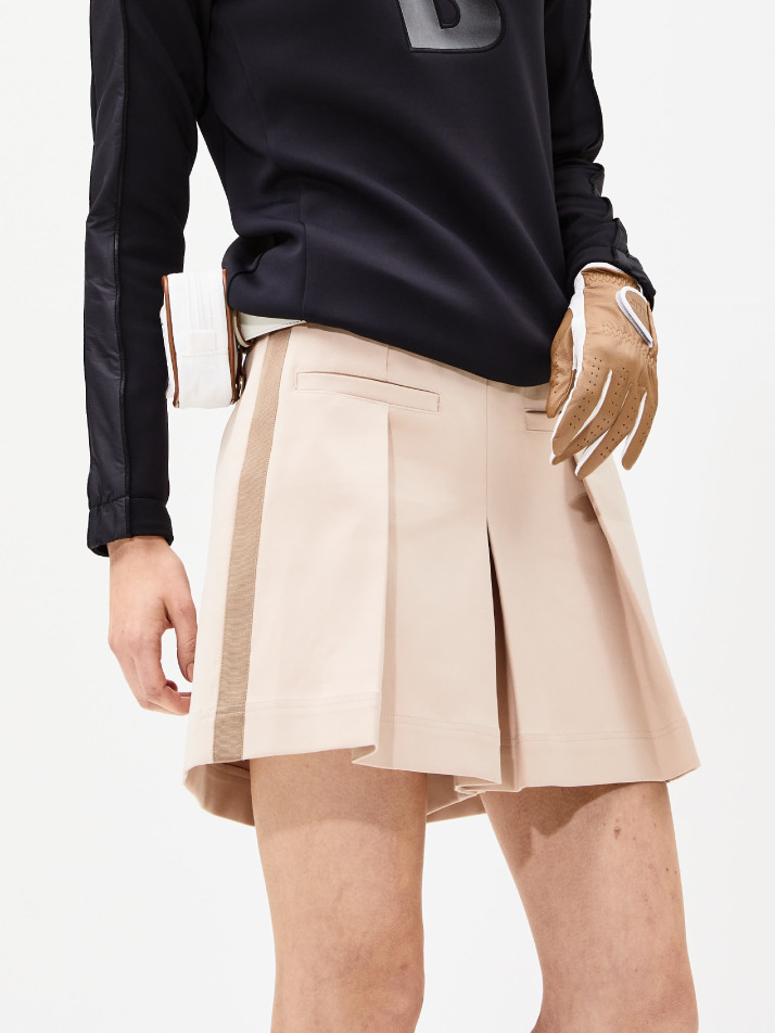 [BLUDOT] ESSENTIAL VOLUME HALF PANTS_BG