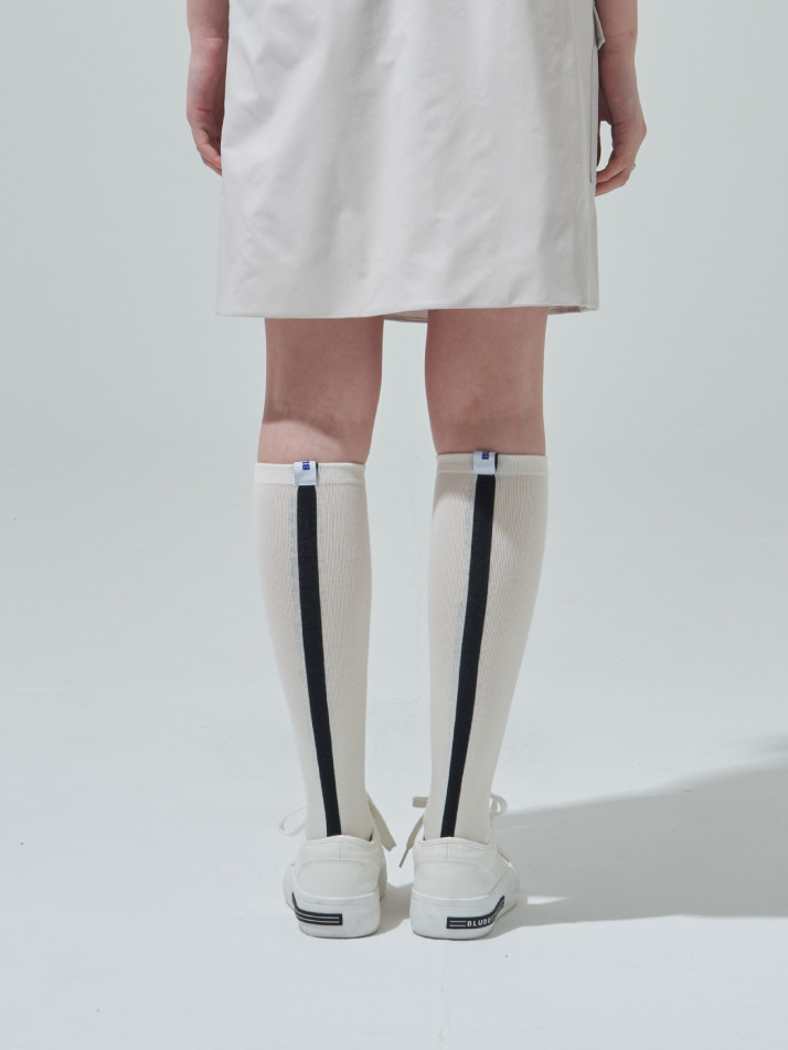 [BLUDOT] 컬러 포인트 니삭스_WH