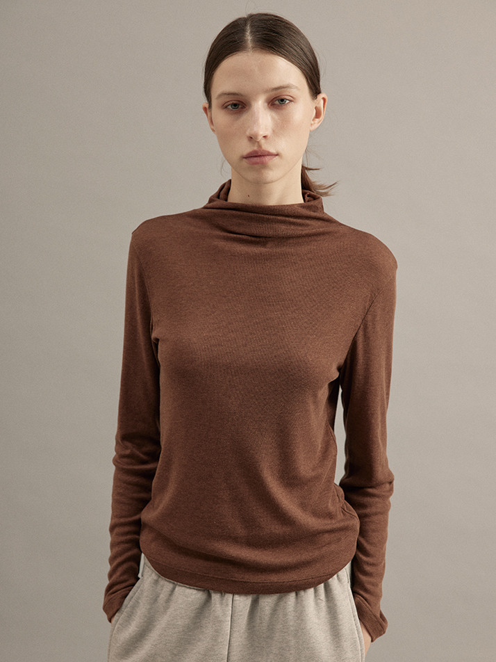 Basic Turtleneck Brown