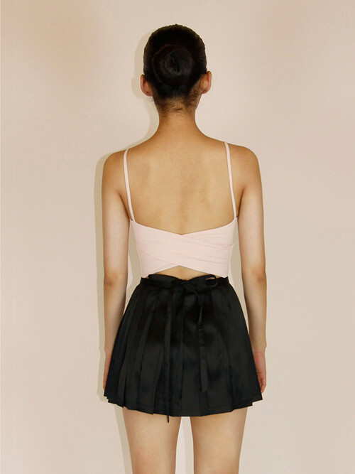 1 skirt (black)