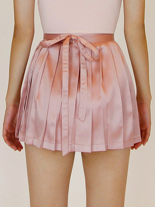 1 skirt (pale pink)