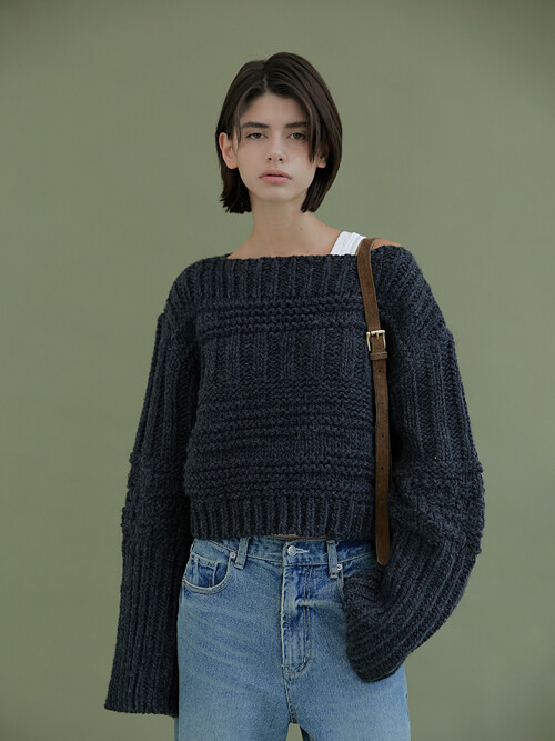 off-shoulder bulky cable knit (charcoal)