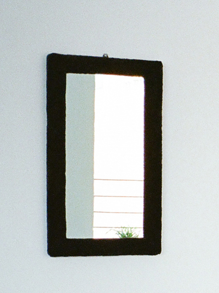 [FUR MIRROR] FAUX FUR MIRROR (반신/Black)