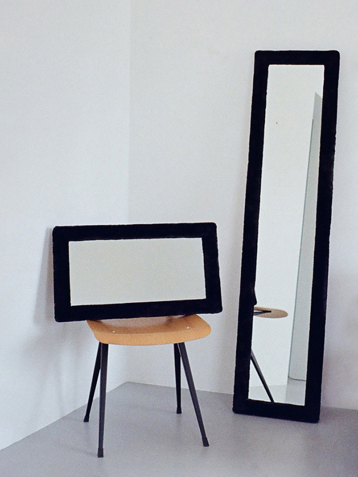 [FUR MIRROR] FAUX FUR MIRROR (반신/Black)