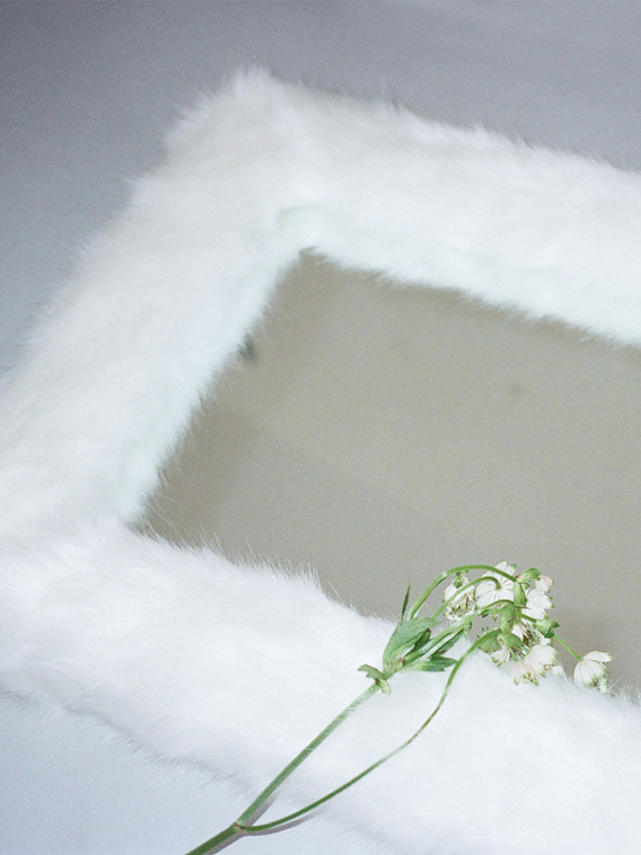 [FUR MIRROR] FAUX FUR MIRROR (반신/White)