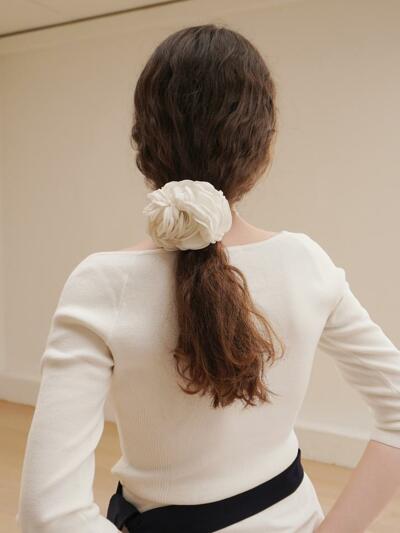 Cosymosy White Camelia Scrunchie (스크런치)