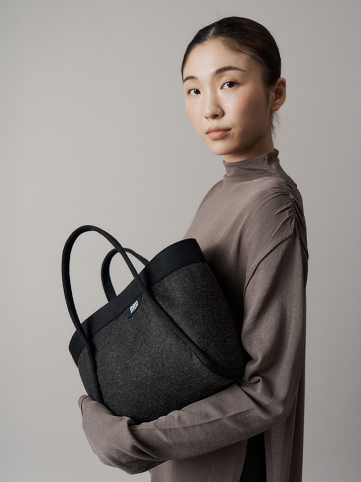 TUPO BAG_MEDIUM_FELT BLACK