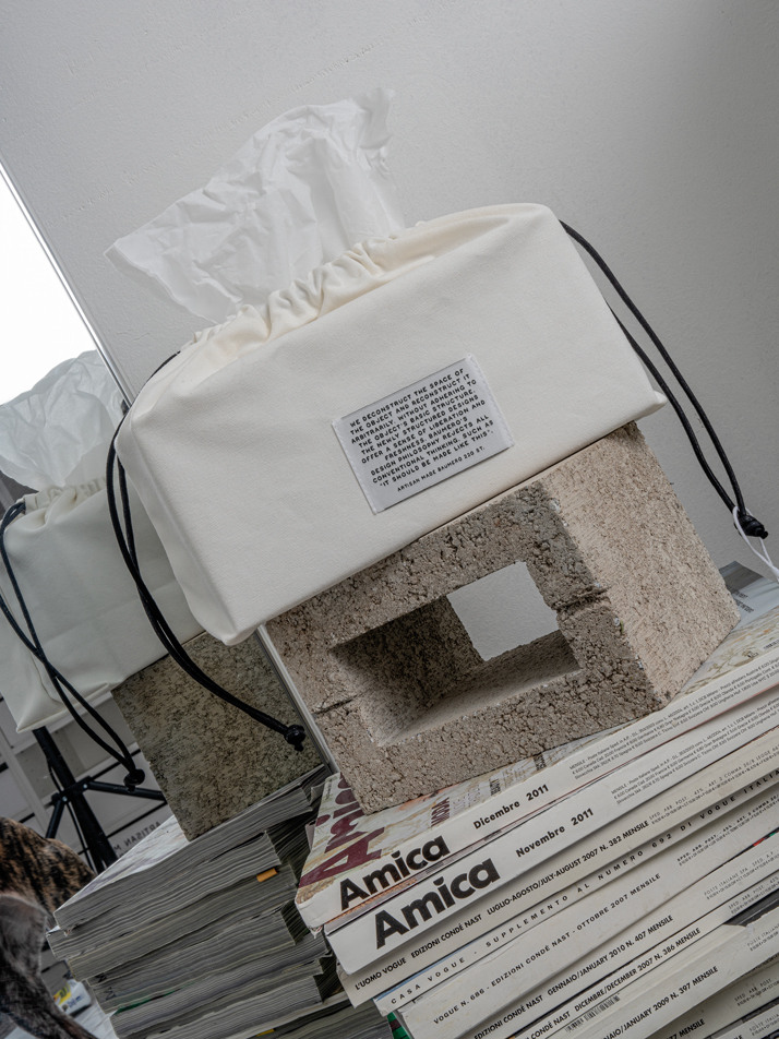 TISSUE COVER 121 (OFF WHITE)