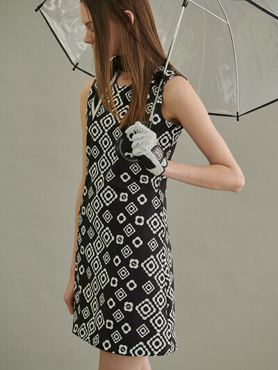 SLEEVELESS PRINT DRESS_BLACK