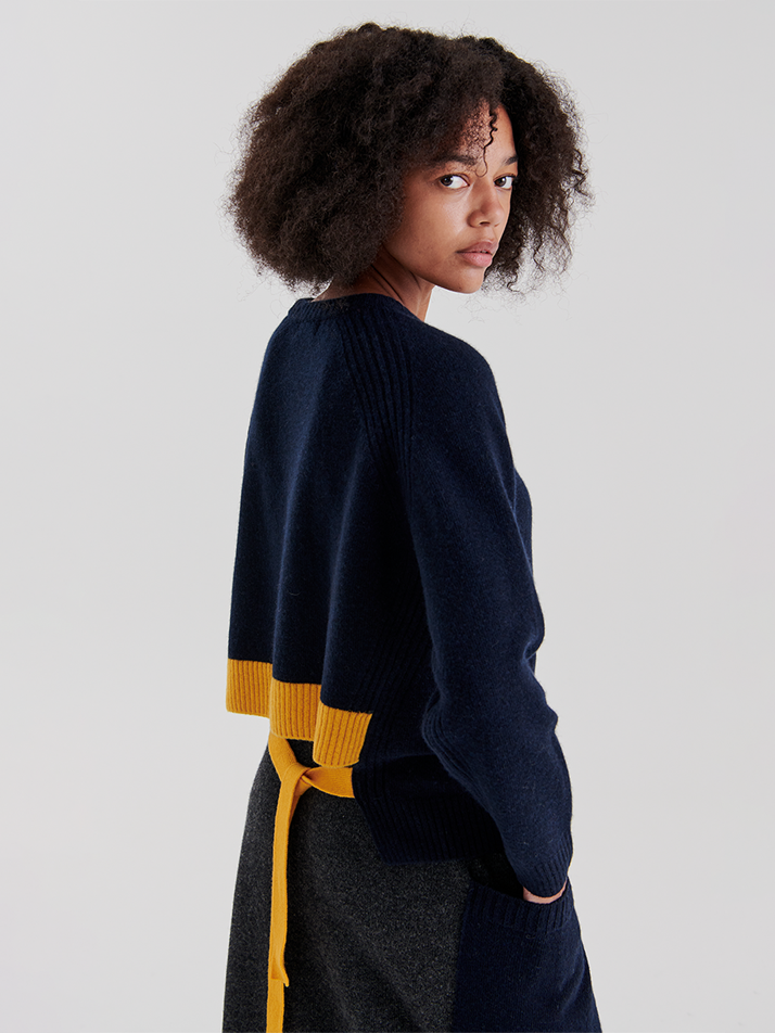 BACK POINT PULLOVER (NAVY)