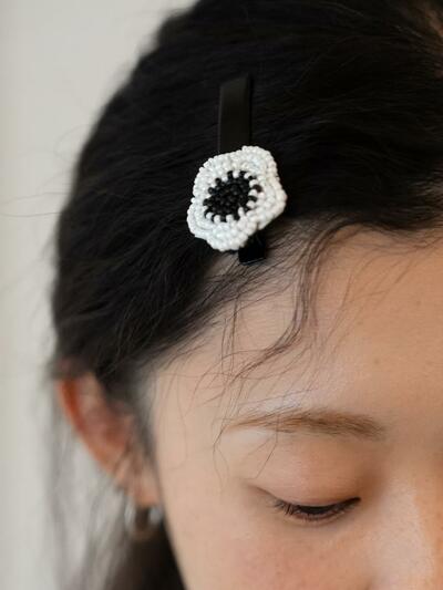 bijou hairpin_flower white