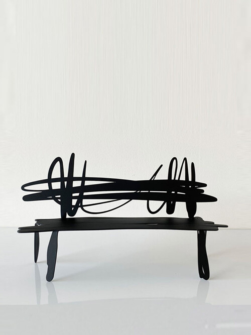 Drawing Bench_Bold