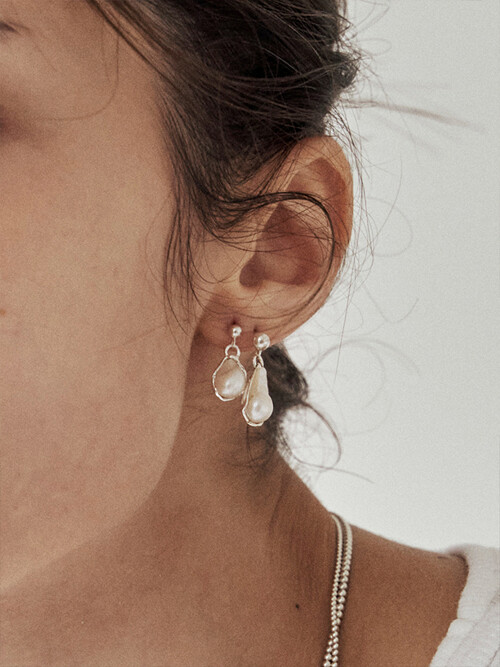 persona pearl earring