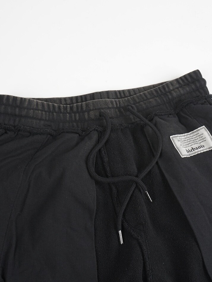 [birbante] 가먼트워싱 컴포트 루즈핏 원턱 스웨트 팬츠 - 차콜