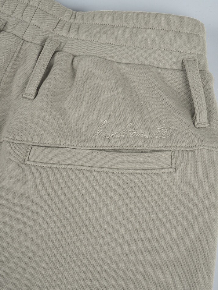 [birbante] 컴포트 루즈핏 원턱 스웨트 팬츠 - 옥스포드 베이지