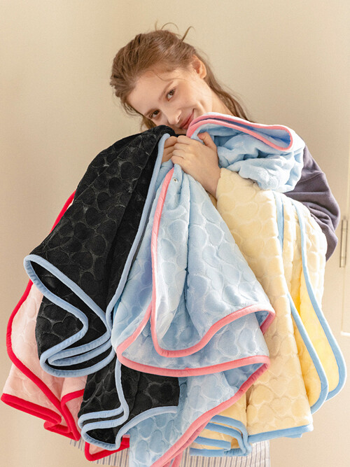 하트 엠보 극세사 라벨 담요 4컬러