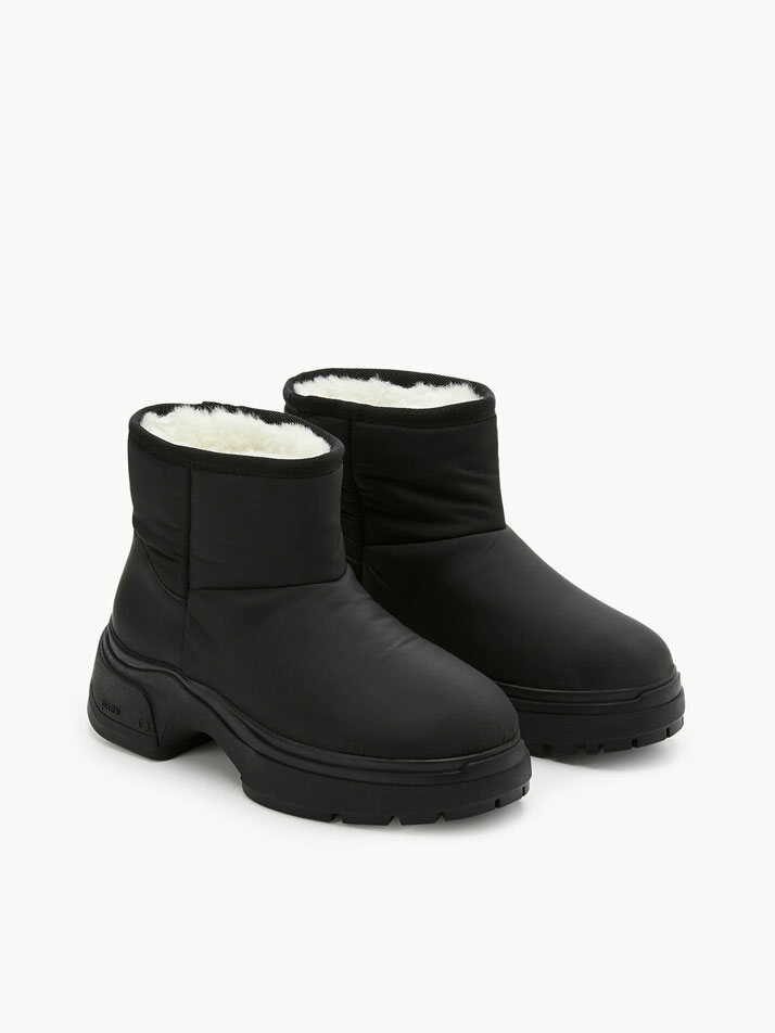 Padded Fur Boots / Black