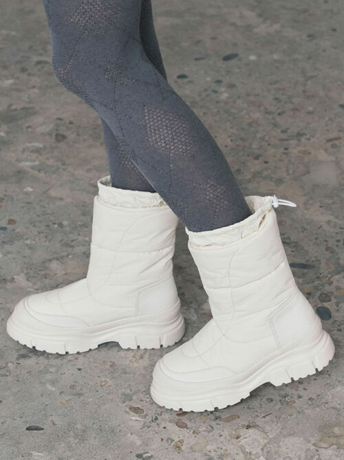 Stitch Puffer Boots / Natural