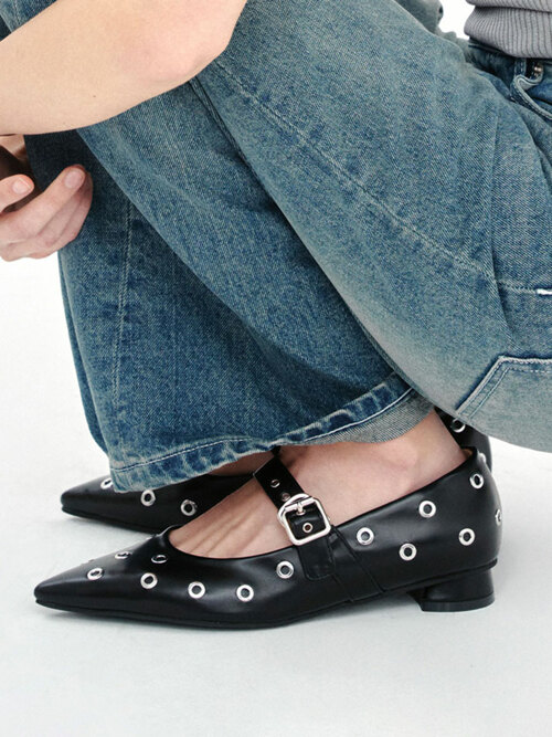 Eyelet Buckle Flat / Black