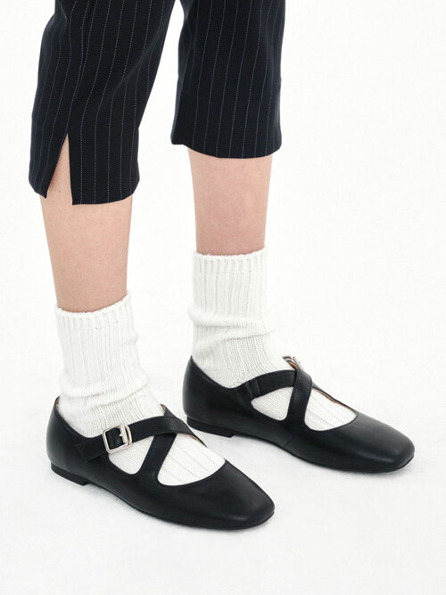 Cross Buckle Mary Jane / Black