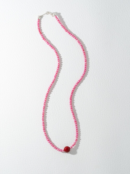 STRAWBERRY PEARL NECKLACE