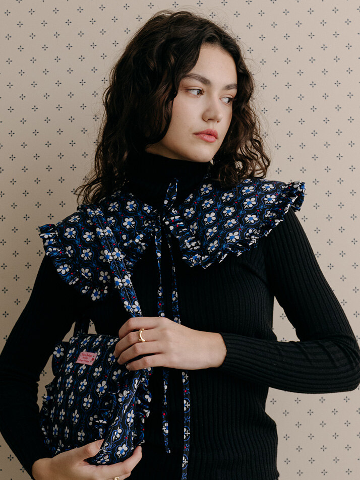 프릴 퀼팅 케이프 꽃송이 블루