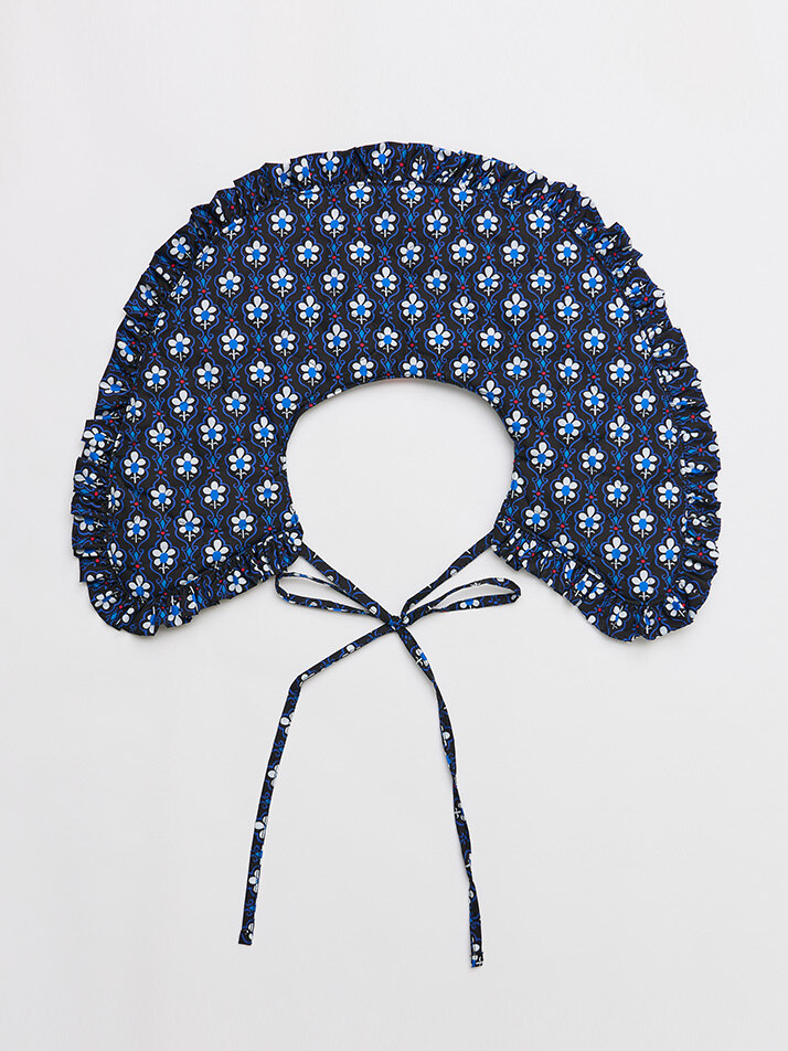 프릴 퀼팅 케이프 꽃송이 블루