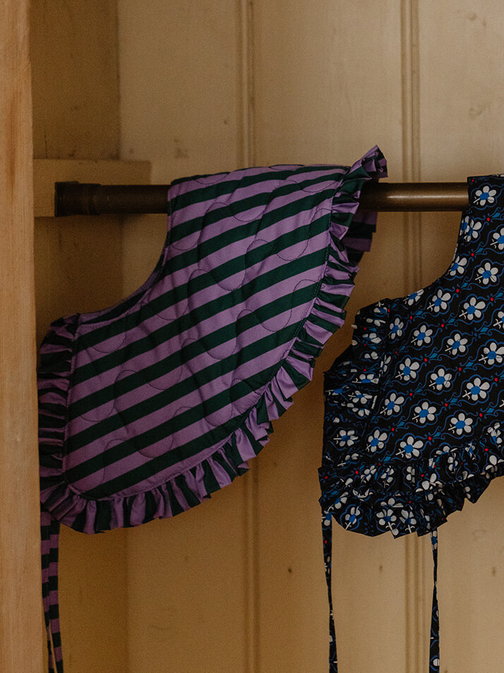 프릴 퀼팅 케이프 스트라이프 퍼플