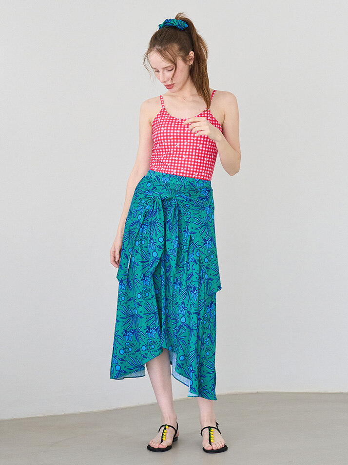 타이 스커트 물속