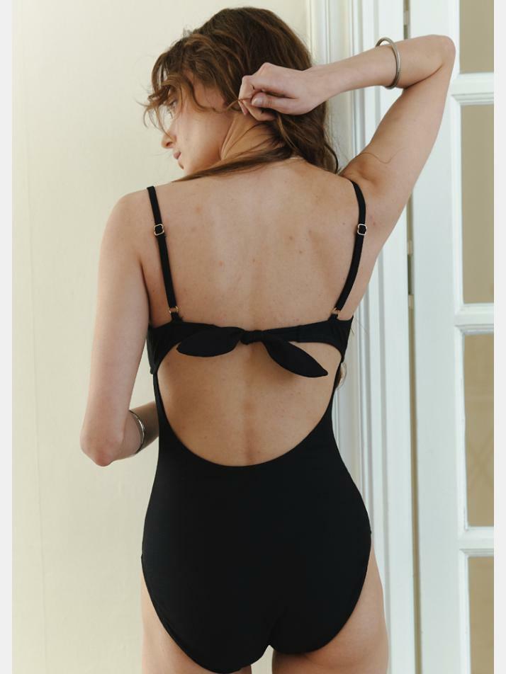 Modern Chic Black Swim 모던 시크 블랙 스윔