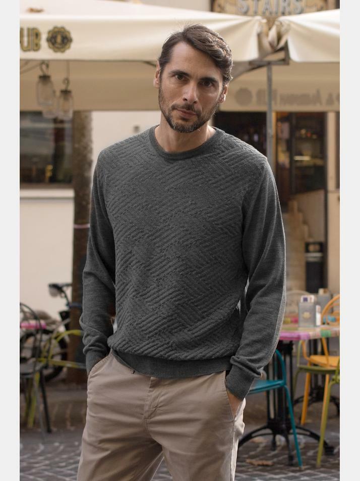 [아르메오디] 레귤러핏 사선 스트라이프 메리노 울 니트 DFINT801CH