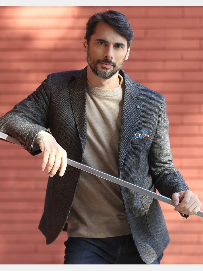 [아르메오디] 레귤러핏 베이지 블랙 패턴 클래식 자켓 EFIJK563MC