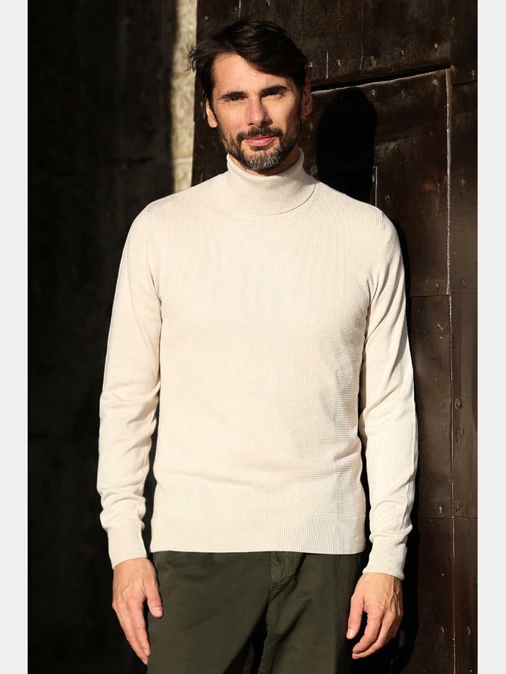 [아르메오디] 슬림핏 터틀넥 패턴 포인트 니트 이태리직수입 EFINT800BE