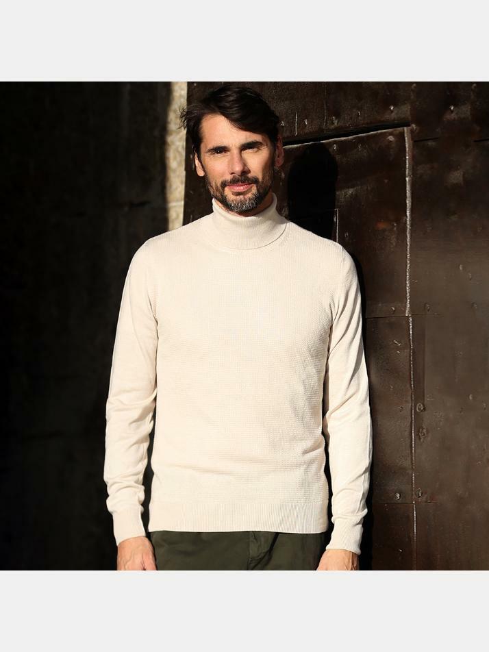 [아르메오디] 슬림핏 터틀넥 패턴 포인트 니트 이태리직수입 EFINT800BE